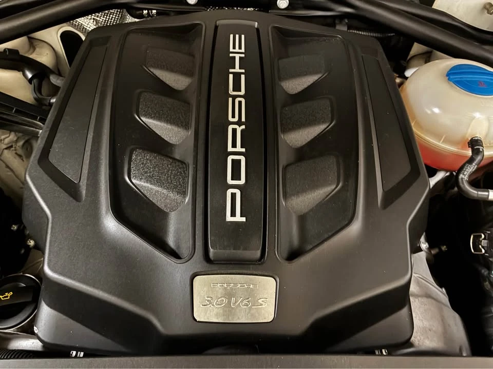 2015 Porsche 958 Cayenne S - Image 3 of 12