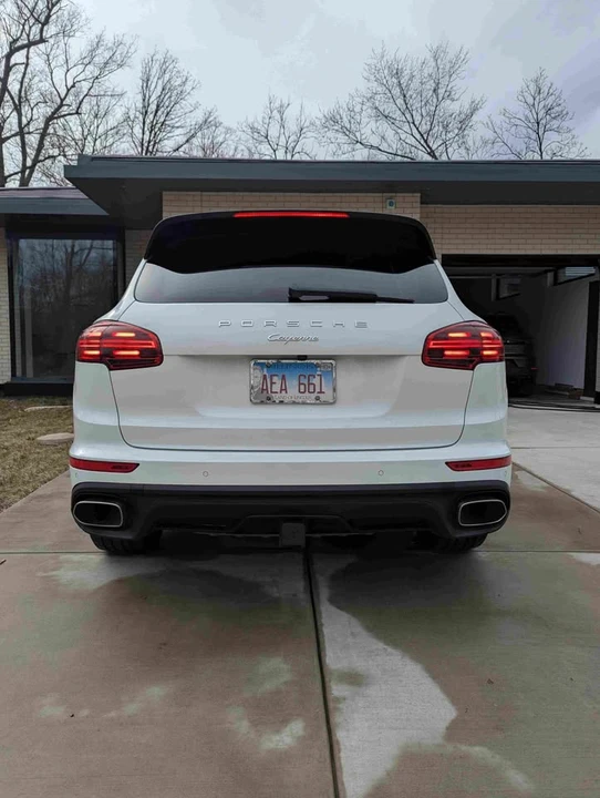 2015 Porsche 958 Cayenne Diesel - Image 2 of 11