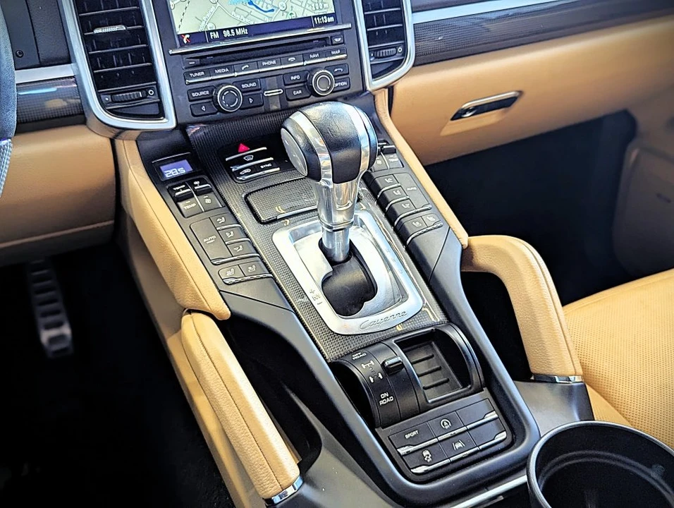 2015 Porsche 958 Cayenne S - Image 12 of 15