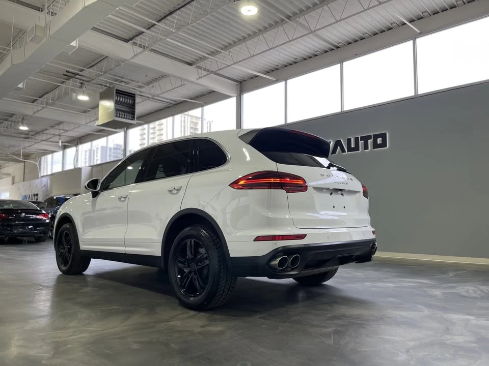 2015 Porsche 958 Cayenne S - Image 3 of 8
