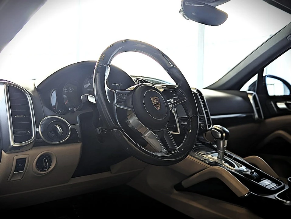 2015 Porsche 958 Cayenne S - Image 8 of 15