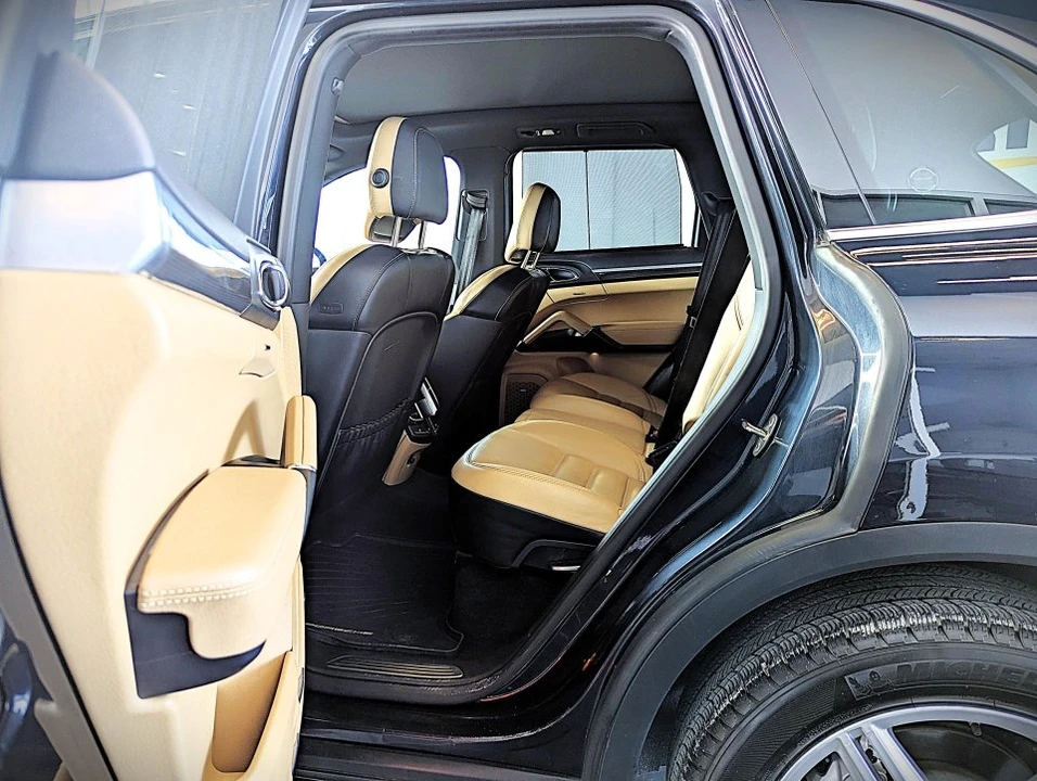 2015 Porsche 958 Cayenne S - Image 13 of 15