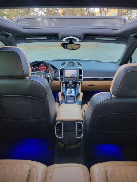 2015 Porsche 958 Cayenne S - Image 4 of 11