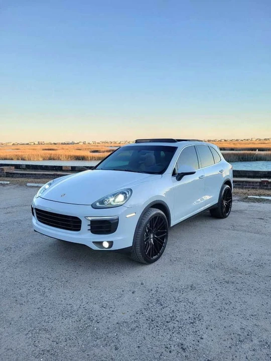 2015 Porsche 958 Cayenne S - Image 8 of 11
