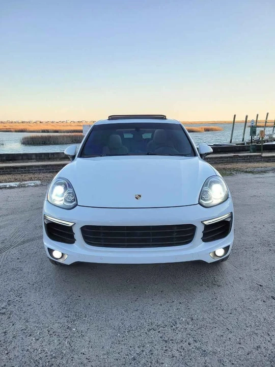2015 Porsche 958 Cayenne S - Image 9 of 11