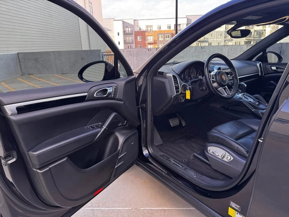 2015 Porsche 958 Cayenne S - Image 5 of 11