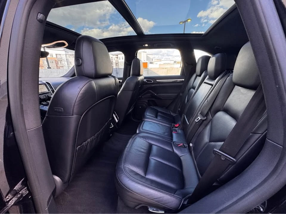 2015 Porsche 958 Cayenne S - Image 6 of 11