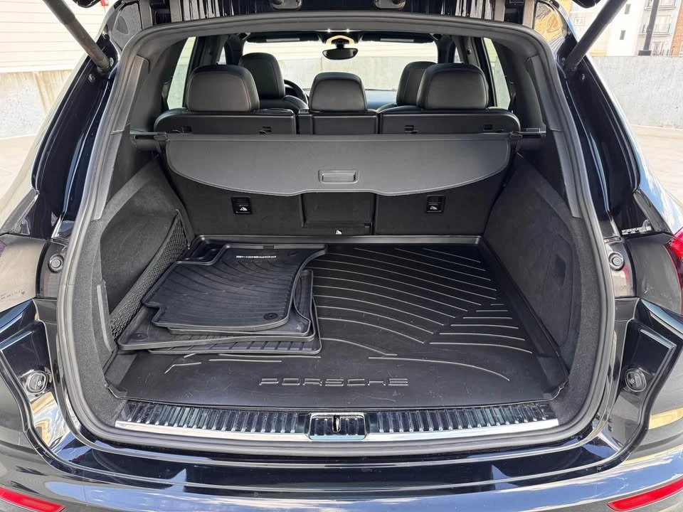 2015 Porsche 958 Cayenne S - Image 9 of 11