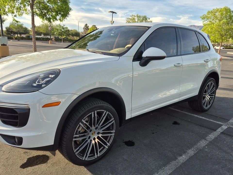 2015 Porsche 958 Cayenne S - Image 10 of 15