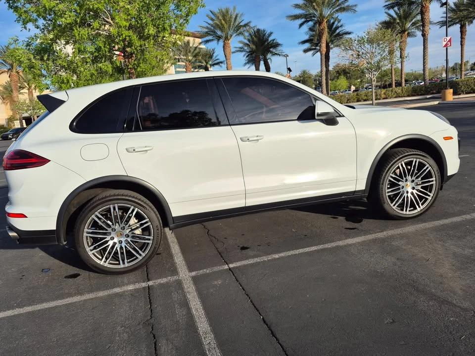 2015 Porsche 958 Cayenne S - Image 2 of 15