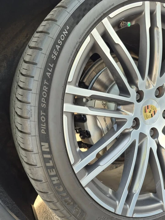 2015 Porsche 958 Cayenne S - Image 11 of 15