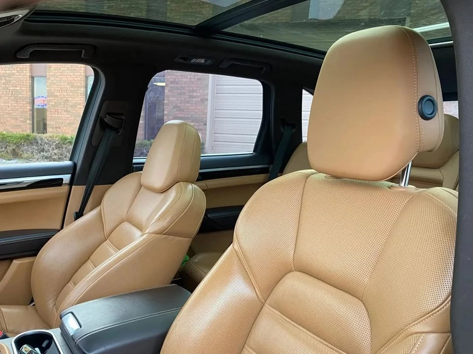 2015 Porsche 958 Cayenne S - Image 9 of 13