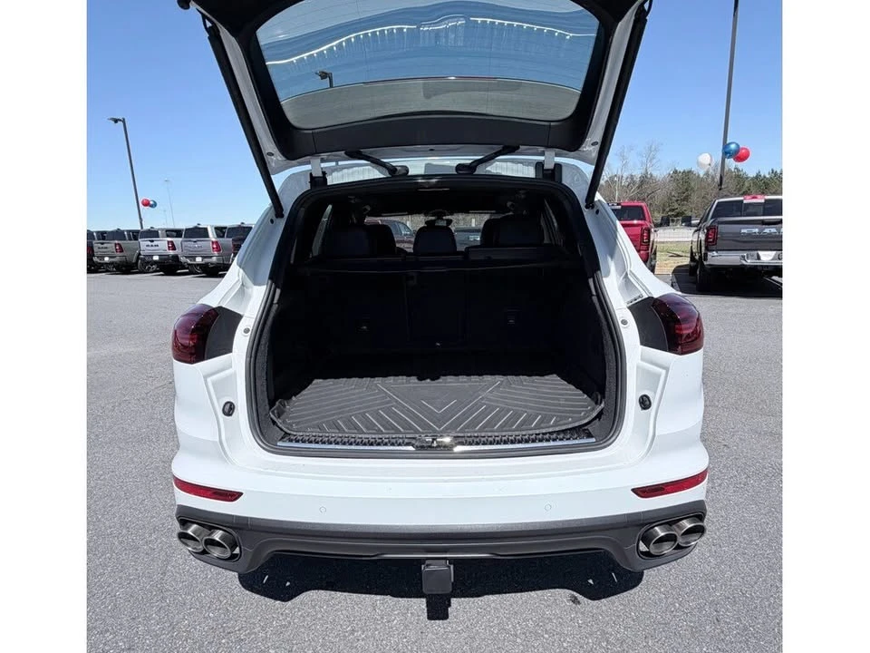 2015 Porsche 958 Cayenne S - Image 5 of 11