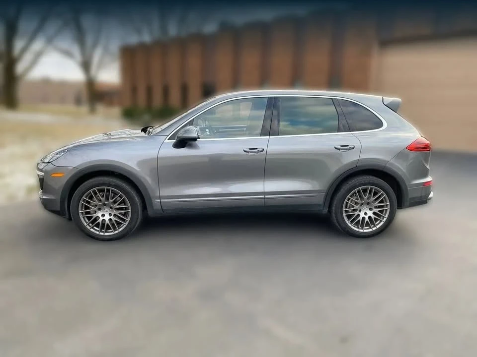 2015 Porsche 958 Cayenne S - Image 2 of 13