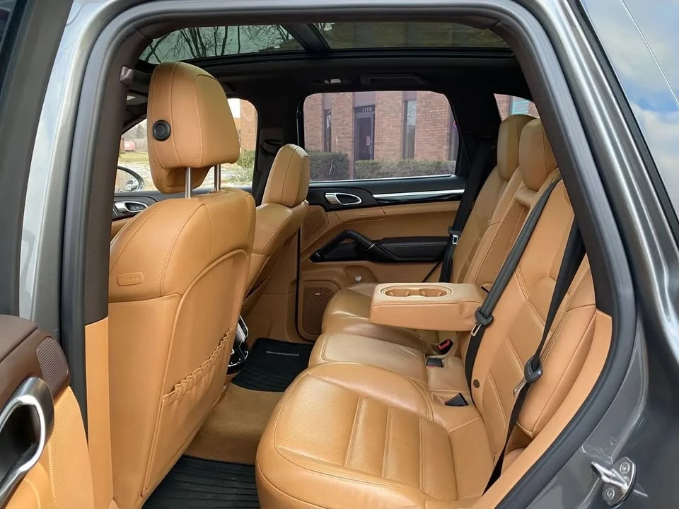 2015 Porsche 958 Cayenne S - Image 10 of 13