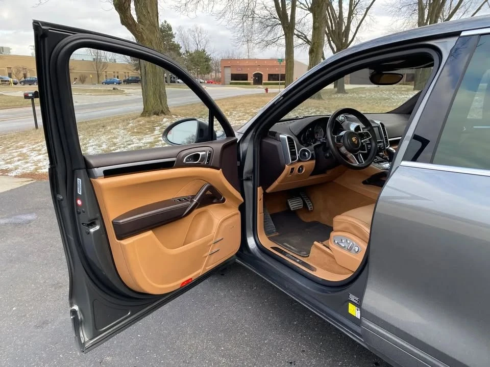 2015 Porsche 958 Cayenne S - Image 6 of 13