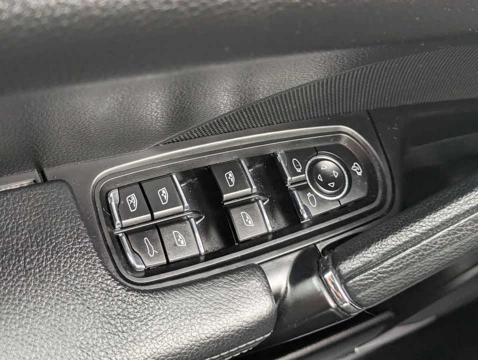 2015 Porsche 958 Cayenne S - Image 17 of 20