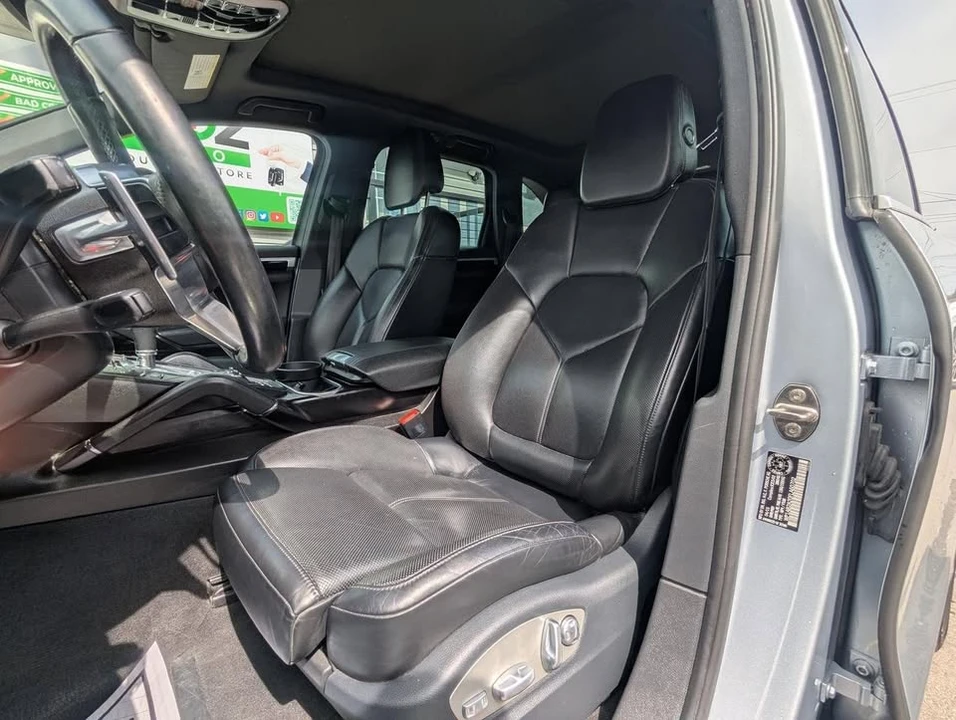 2015 Porsche 958 Cayenne S - Image 8 of 20