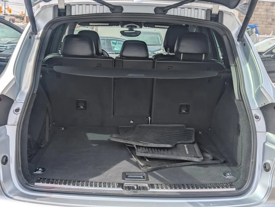 2015 Porsche 958 Cayenne S - Image 10 of 20