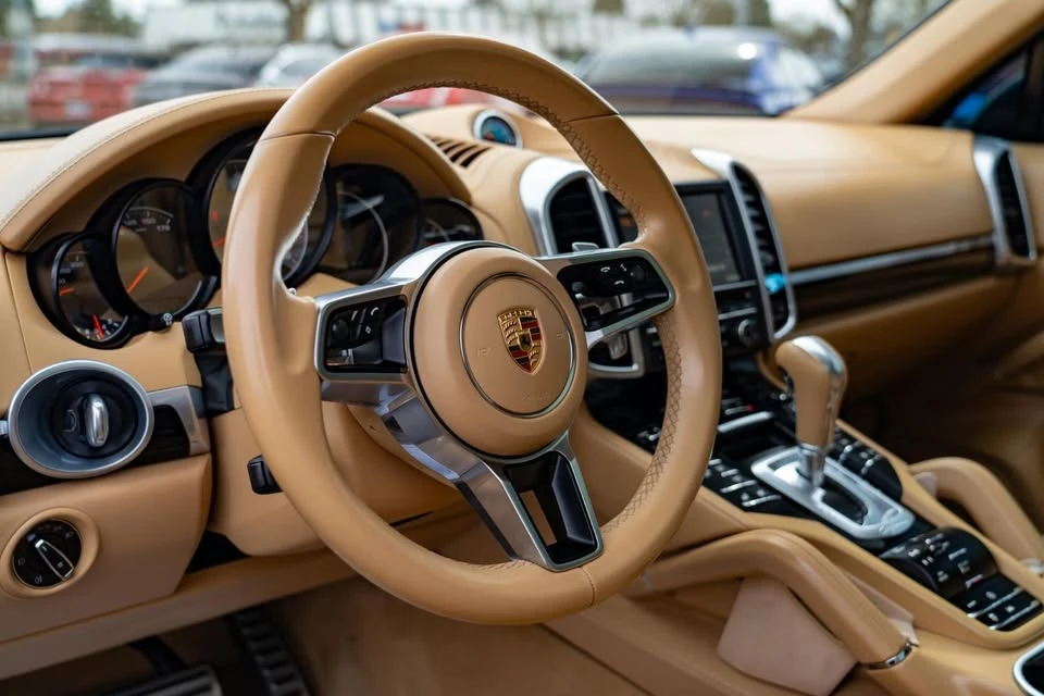 2015 Porsche 958 Cayenne S - Image 12 of 17