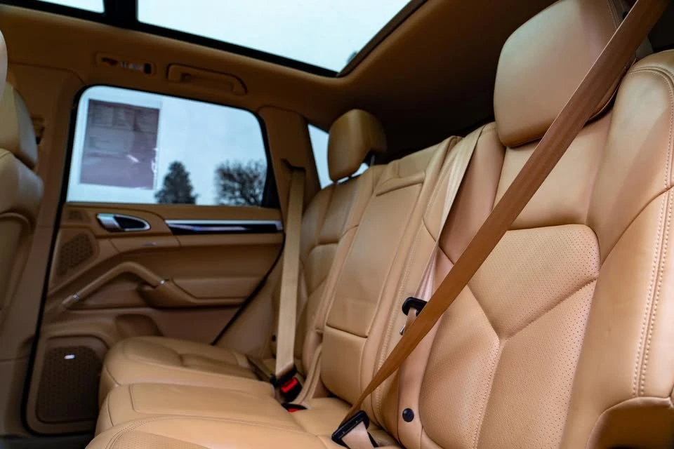 2015 Porsche 958 Cayenne S - Image 15 of 17