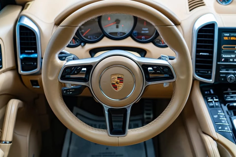 2015 Porsche 958 Cayenne S - Image 16 of 17