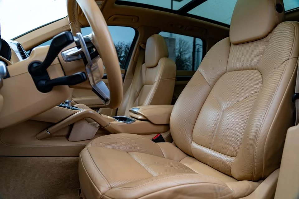 2015 Porsche 958 Cayenne S - Image 13 of 17