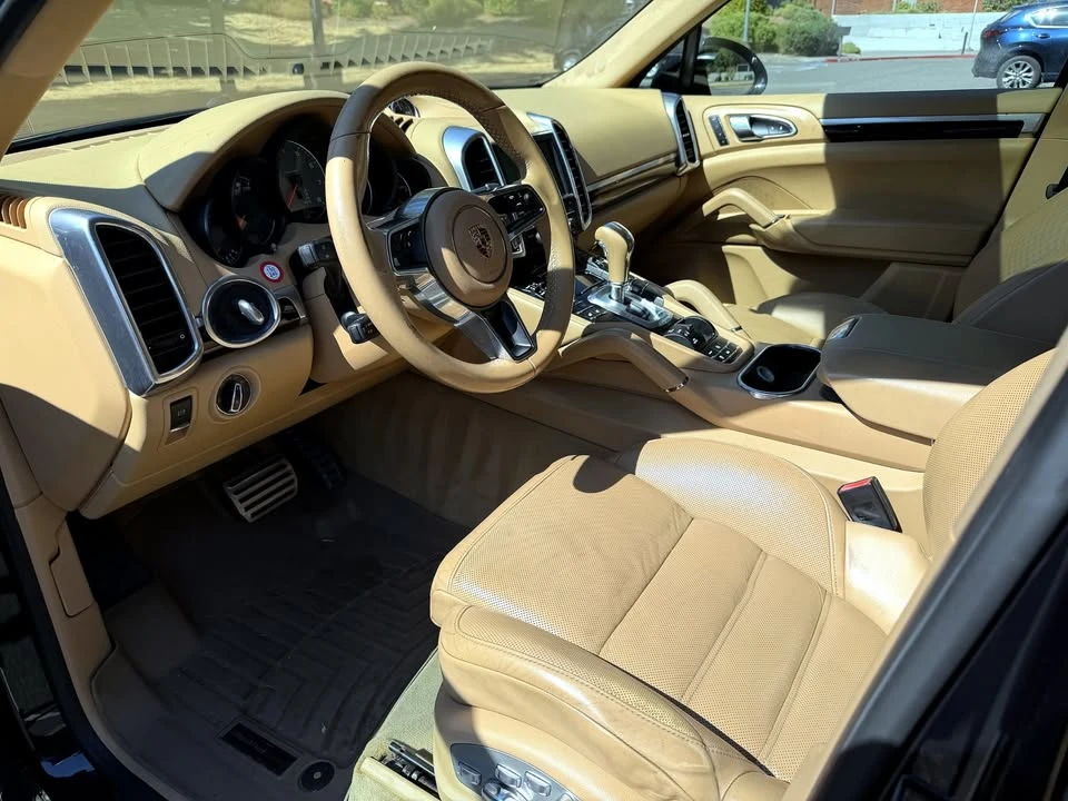 2015 Porsche 958 Cayenne S - Image 10 of 16