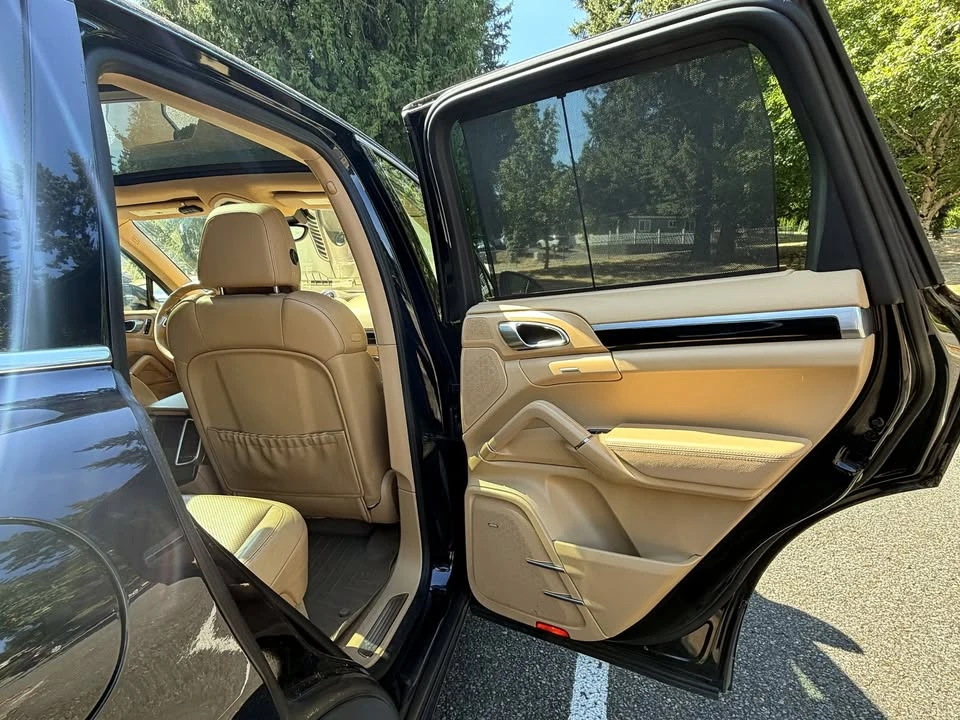 2015 Porsche 958 Cayenne S - Image 13 of 16