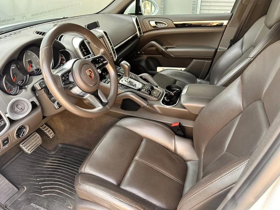 2015 Porsche 958 Cayenne S - Image 7 of 10