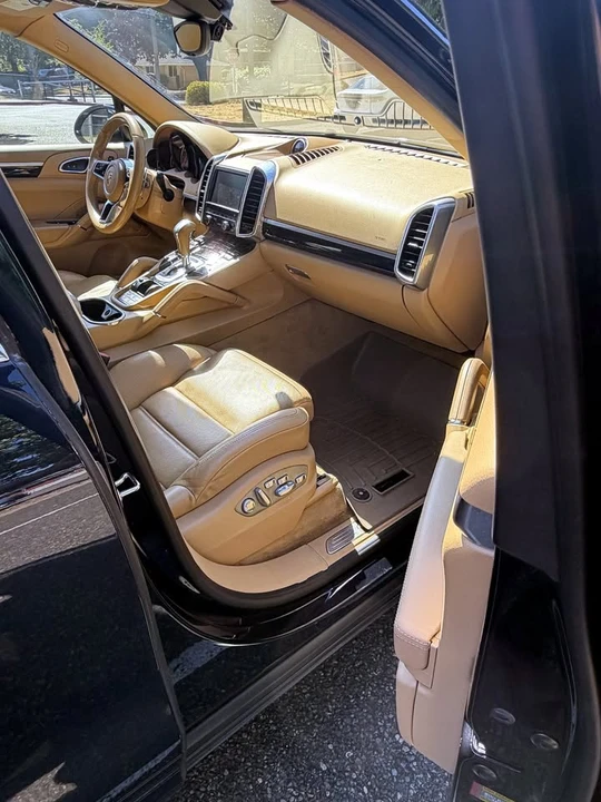 2015 Porsche 958 Cayenne S - Image 14 of 16