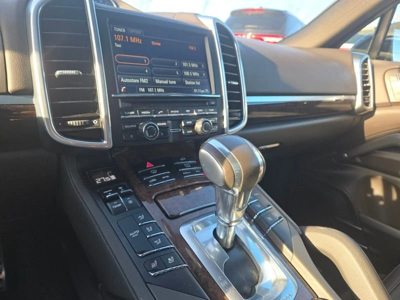 2015 Porsche 958 Cayenne S - Image 12 of 19