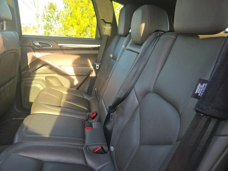 2015 Porsche 958 Cayenne S - Image 8 of 19