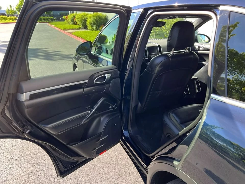 2015 Porsche 958 Cayenne S - Image 11 of 20