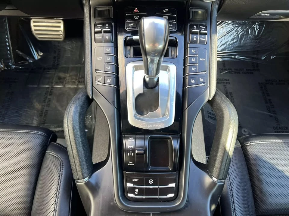2015 Porsche 958 Cayenne S - Image 19 of 20