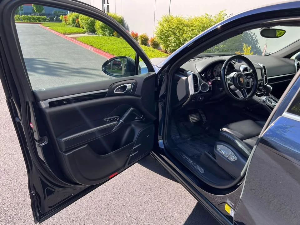 2015 Porsche 958 Cayenne S - Image 9 of 20