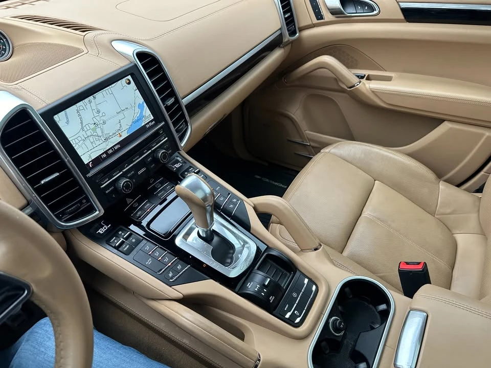 2015 Porsche 958 Cayenne S - Image 14 of 19