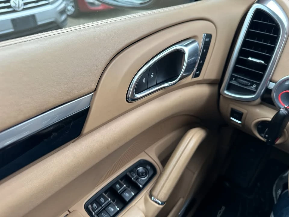2015 Porsche 958 Cayenne S - Image 12 of 19