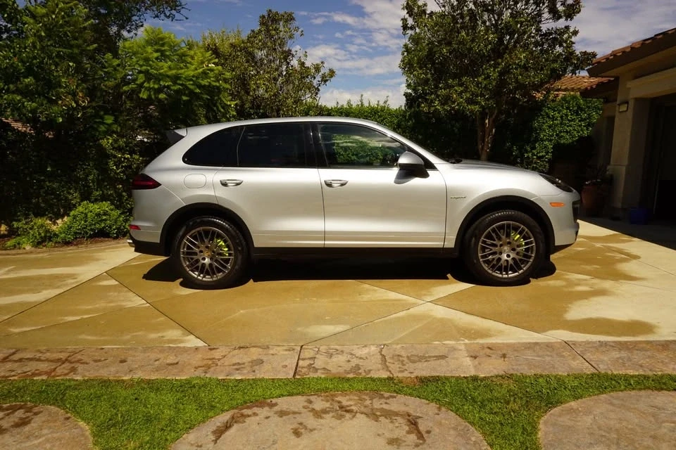 2015 Porsche 958 Cayenne - Image 4 of 16