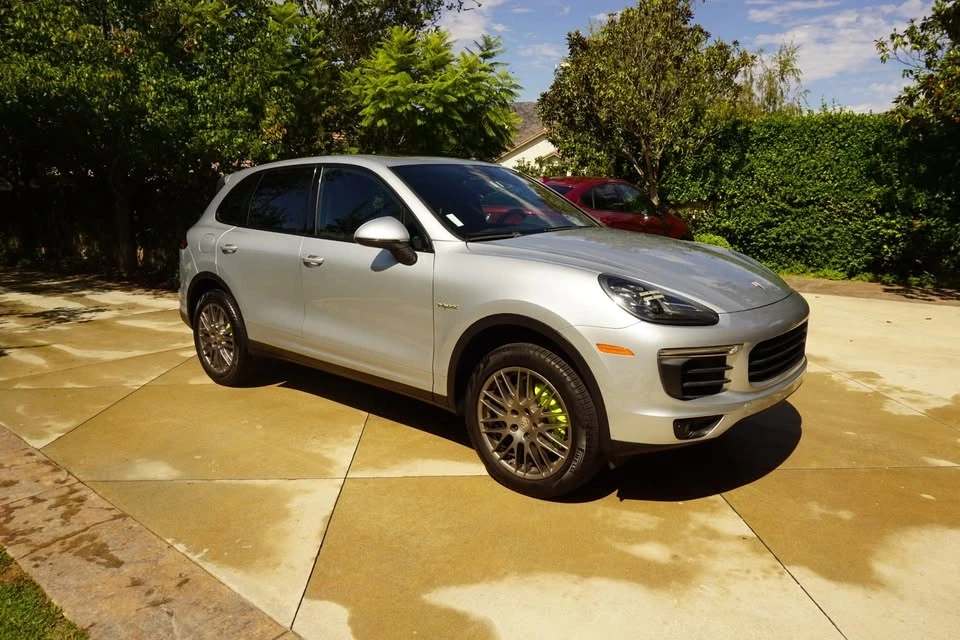 2015 Porsche 958 Cayenne - Image 2 of 16