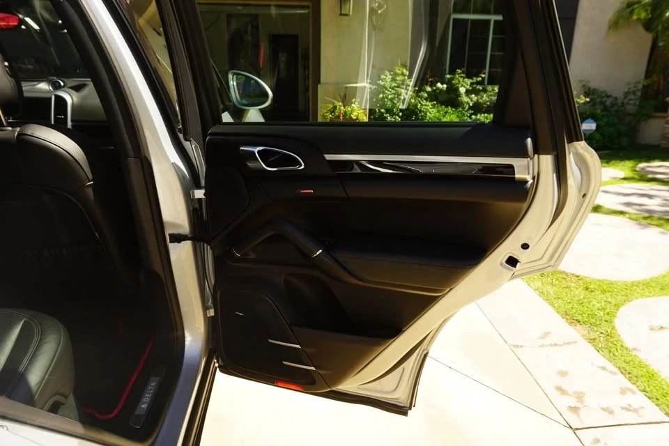 2015 Porsche 958 Cayenne - Image 13 of 16