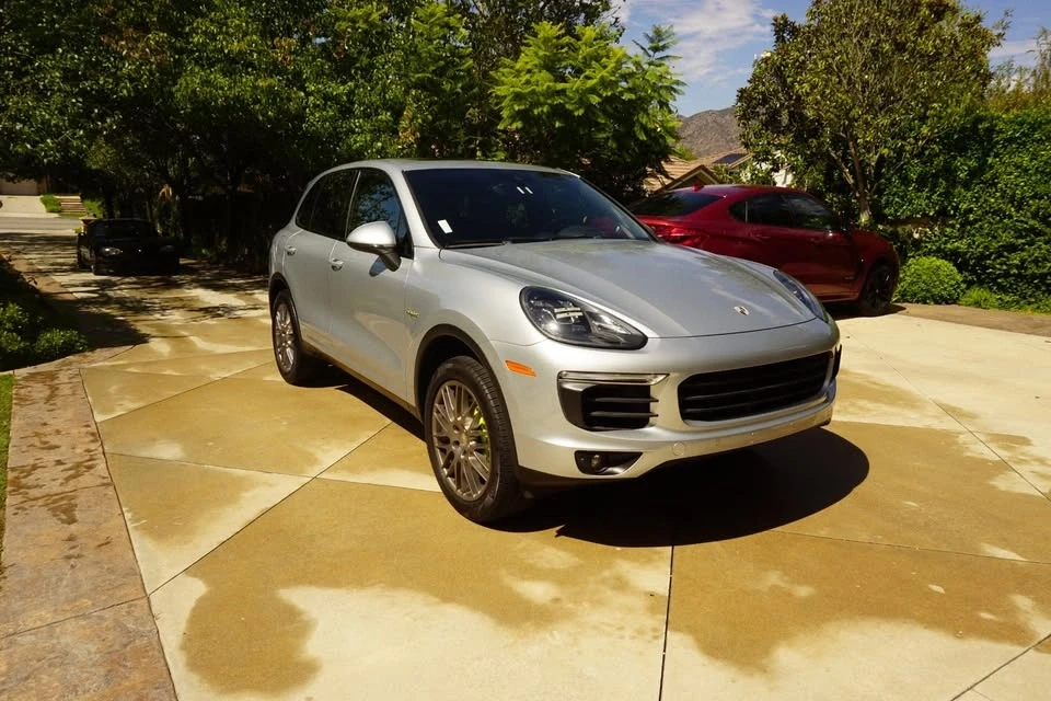 2015 Porsche 958 Cayenne - Image 3 of 16