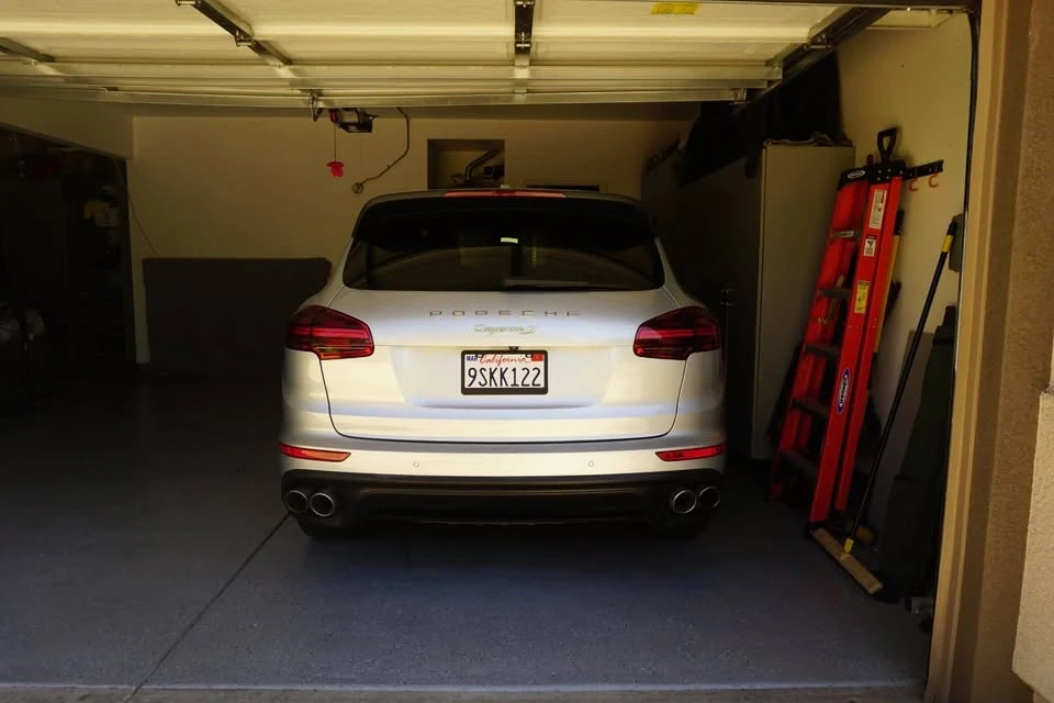 2015 Porsche 958 Cayenne - Image 16 of 16