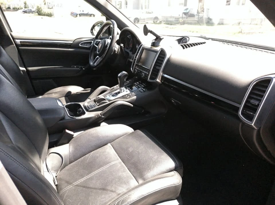 2015 Porsche 958 Cayenne S - Image 7 of 19