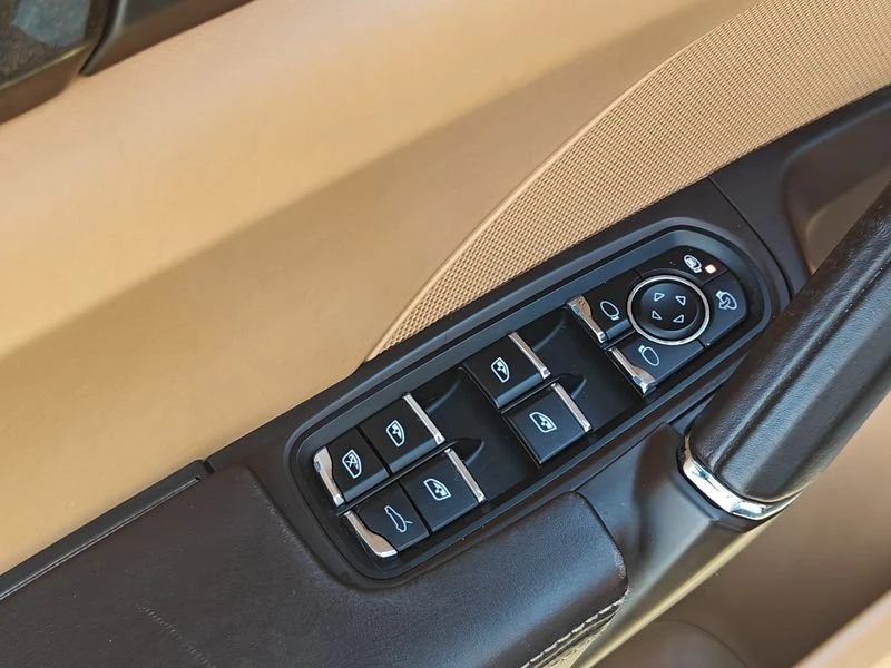 2015 Porsche 958 Cayenne Turbo - Image 12 of 19