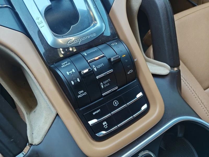 2015 Porsche 958 Cayenne Turbo - Image 16 of 19
