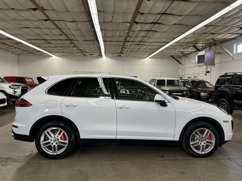 2015 Porsche 958 Cayenne Turbo - Image 2 of 20