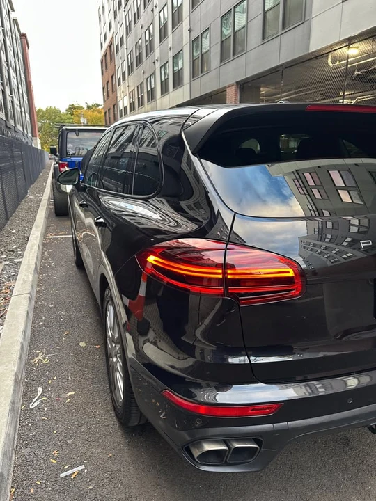 2015 Porsche 958 Cayenne Turbo - Image 2 of 9