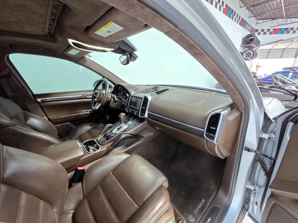 2015 Porsche 958 Cayenne Turbo - Image 10 of 15