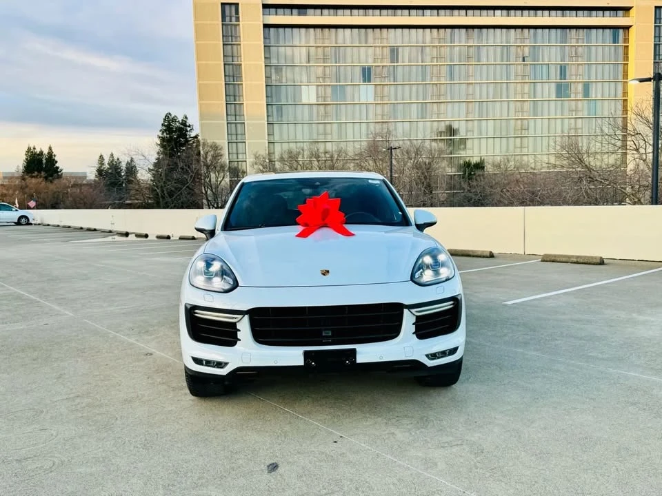 2015 Porsche 958 Cayenne Turbo - Image 2 of 16